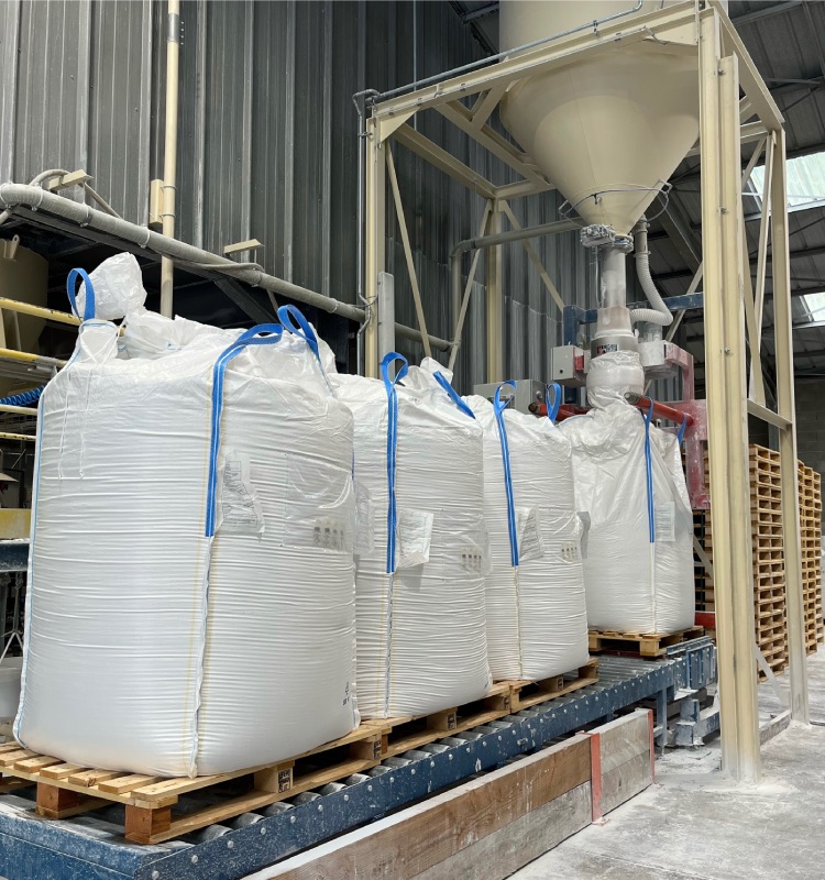 Ligne de remplissage sous silos de bigbags de granulés de porcelaine