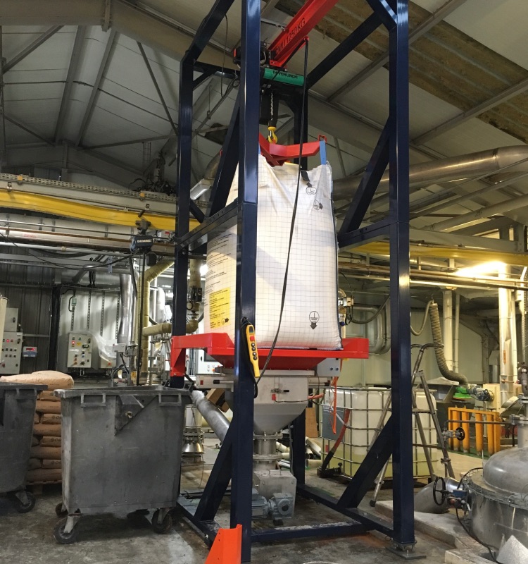 station autonome de vidange de bigbags de granulés de colle